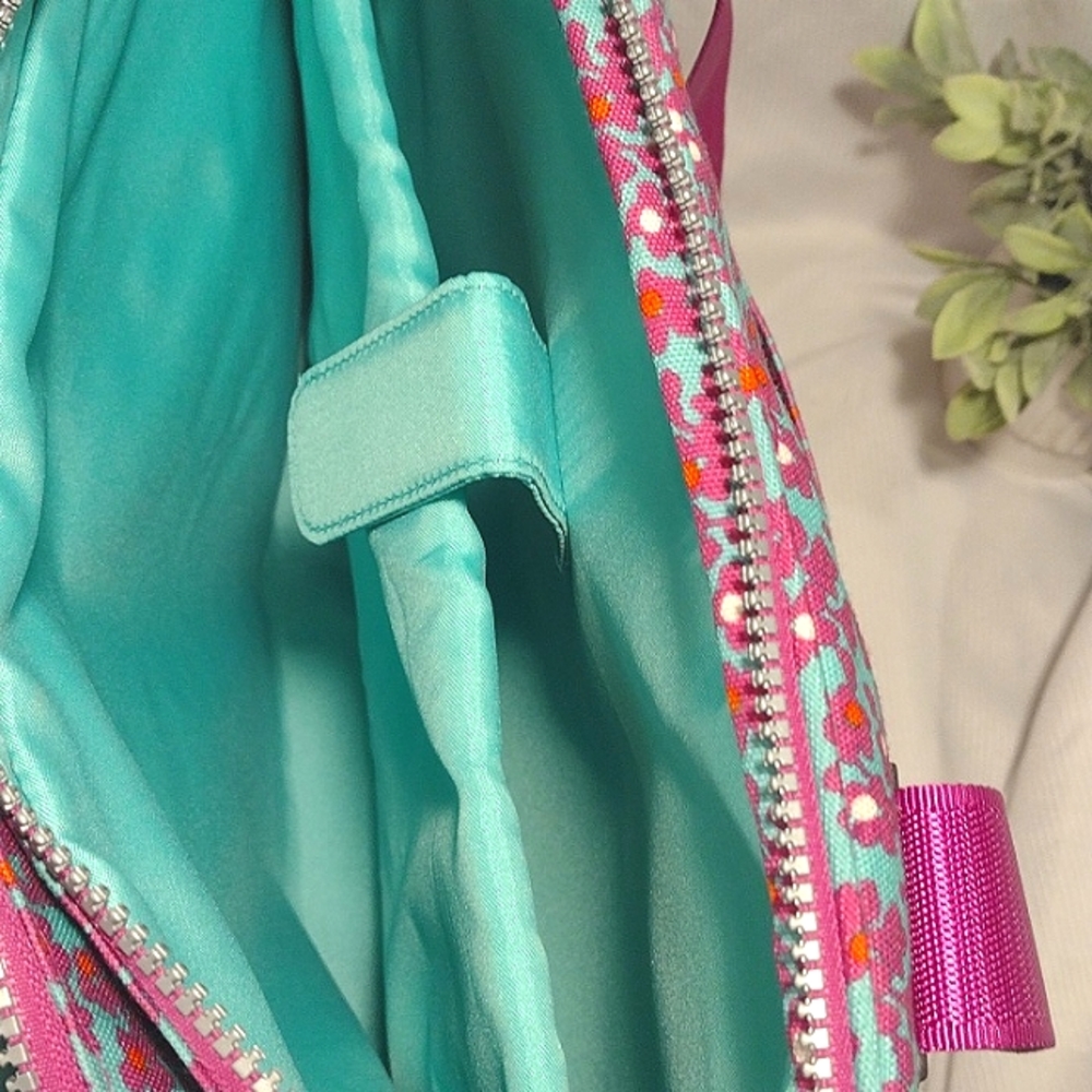 Vera Bradley Weekender Lighten Up on The Horizon Bag - Picture 13 of 16